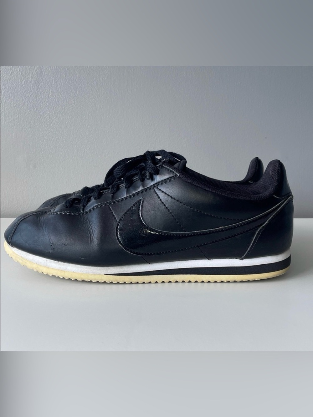 Nike ‘Classic Cortez' Black Leather women’s casual sneakers size 10